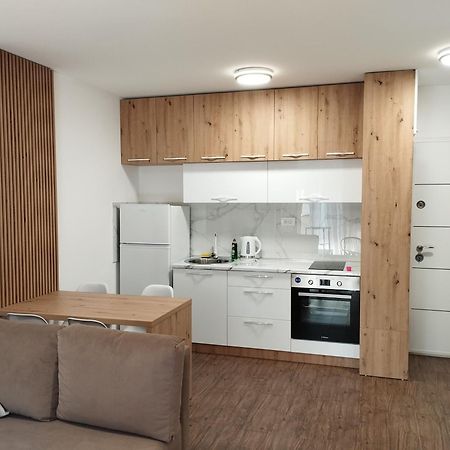 Apartment With Pool Veliko Gradiste Bagian luar foto